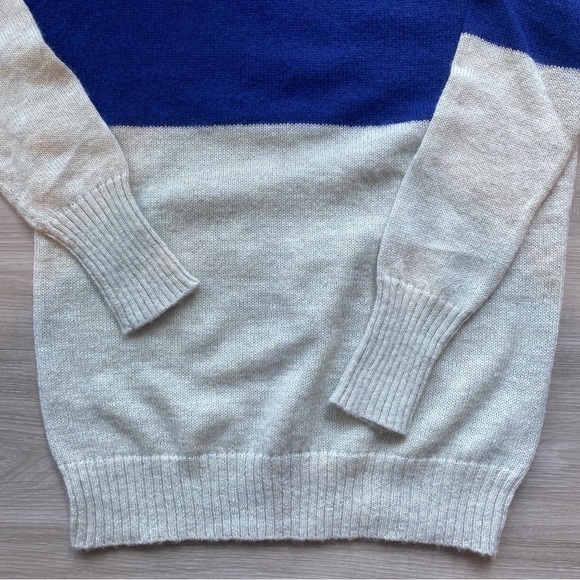 Gap Sweater - Medium - Picture 2 of 6